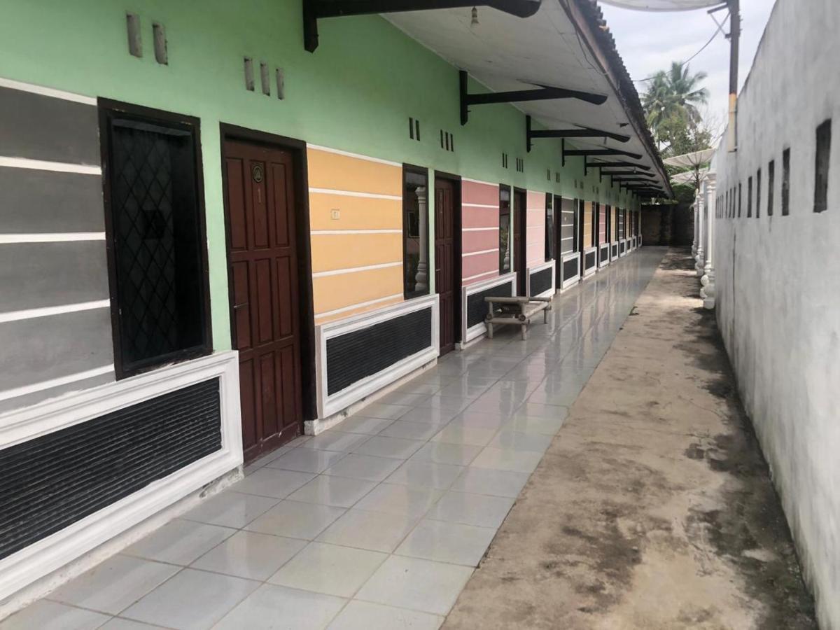 Hotel Arjuna Baturaja  Exterior photo